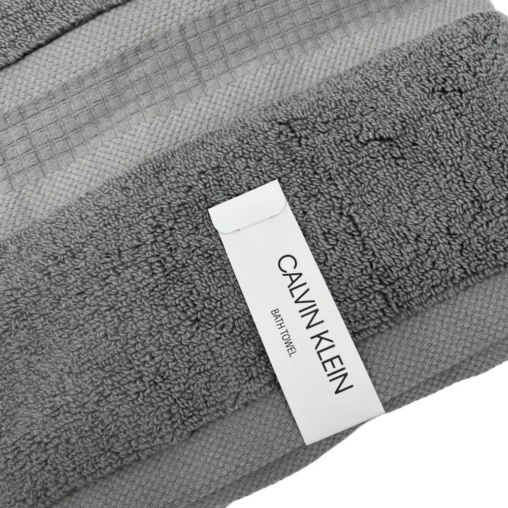 Calvin Klein Home lot of 2 gray Luxery Bath Towels NWT